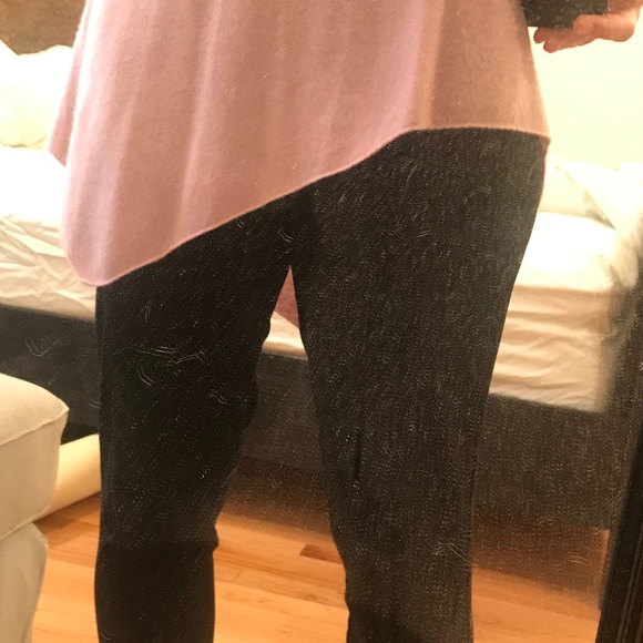 Joie. Tags attached. 100% Cashmere. Mauve, long sleeve. Size L - Picture 6 of 9